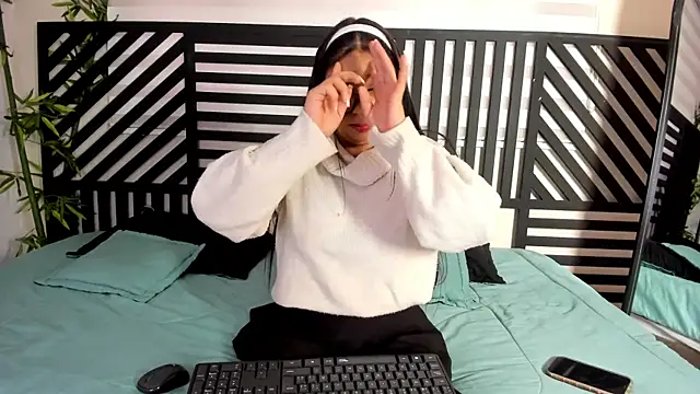 luna cute   online show from 01-07-26, 07:38