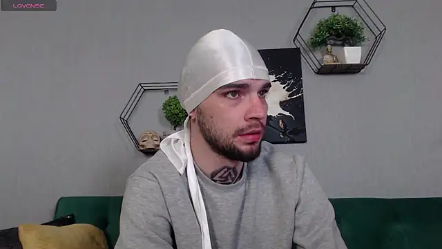 KaneHunter online show from 04-10-26, 05:06