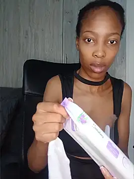 Snapshot of MsParisSmith chatting on 04-15-26, 10:10 MsParisSmith online show from 04-15-26, 10:10