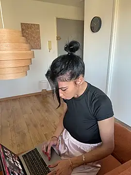 Snapshot of Soniaxxx31 chatting on 02-03-26, 10:42 Soniaxxx31 online show from 02-03-26, 10:42