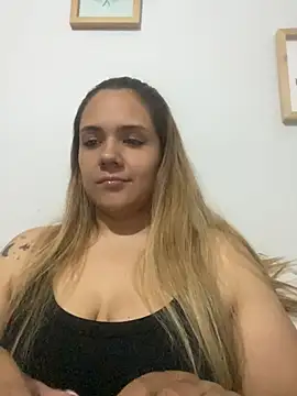 LoreinnFox online show from 04-25-26, 04:04