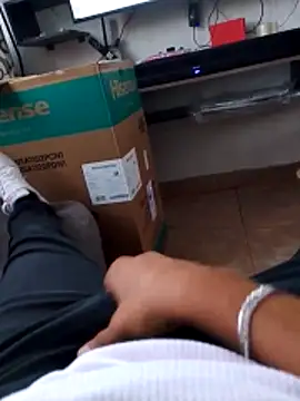 cristian112090 online show from 06-10-26, 12:55