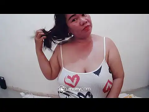 Snapshot of hottiemama69 chatting on 06-23-26, 12:41 hottiemama69 online show from 06-23-26, 12:41