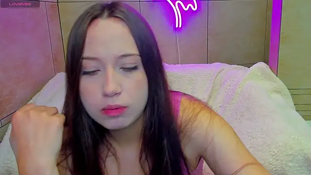 Snapshot of Carolina-sky chatting on 07-16-26, 01:33 Carolina-sky online show from 07-16-26, 01:33