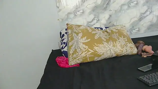 SexyZuluBarbie online show from 05-28-26, 10:34