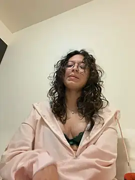 Alicatcua  online show from 02-06-26, 03:11