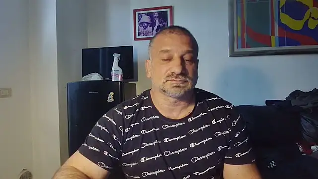 Snapshot of Mauro7788 chatting on 05-10-26, 10:42 Mauro7788 online show from 05-10-26, 10:42
