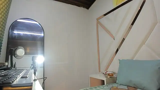 Snapshot of Valeria_gil_ chatting on 05-28-26, 03:15 Valeria gil online show from 05-28-26, 03:15