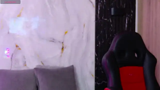 Snapshot of ChloeHolmes chatting on 03-19-26, 10:19 ChloeHolmes online show from 03-19-26, 10:19