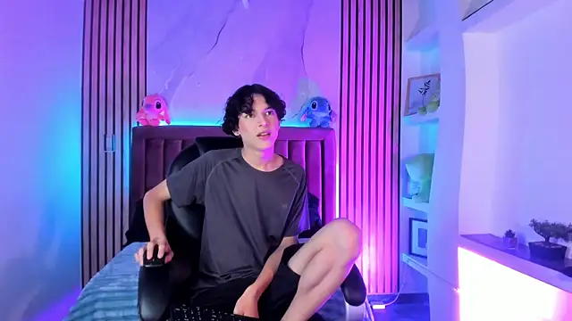 SthepanodiMonaco online show from 04-11-26, 03:22