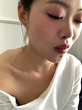 Snapshot of youyou-baby999 chatting on 03-11-26, 03:56 youyou-baby999 online show from 03-11-26, 03:56