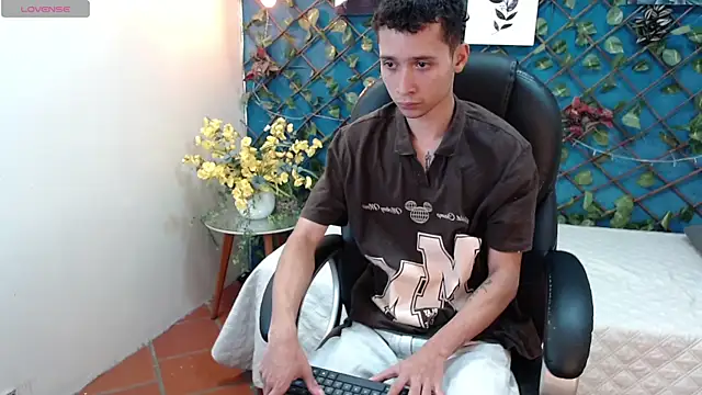 LucassSmith11 online show from 07-10-26, 03:33