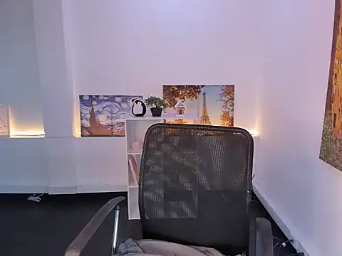 SwettieSammy online show from 12-18-25, 12:11