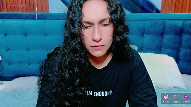 Snapshot of violeta_0426 chatting on 05-19-26, 11:38 violeta 0426 online show from 05-19-26, 11:38