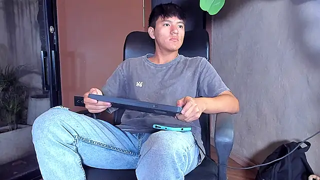 Snapshot of isaac_grimm chatting on 01-16-26, 03:10 isaac grimm online show from 01-16-26, 03:10