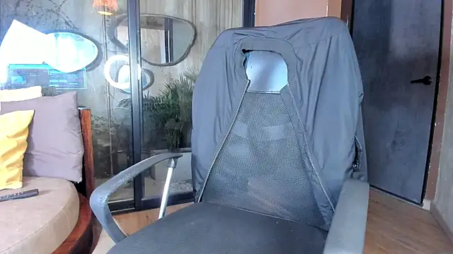 Snapshot of isaac_grimm chatting on 01-18-26, 03:21 isaac grimm online show from 01-18-26, 03:21