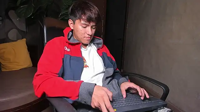 Snapshot of isaac_grimm chatting on 02-19-26, 05:25 isaac grimm online show from 02-19-26, 05:25