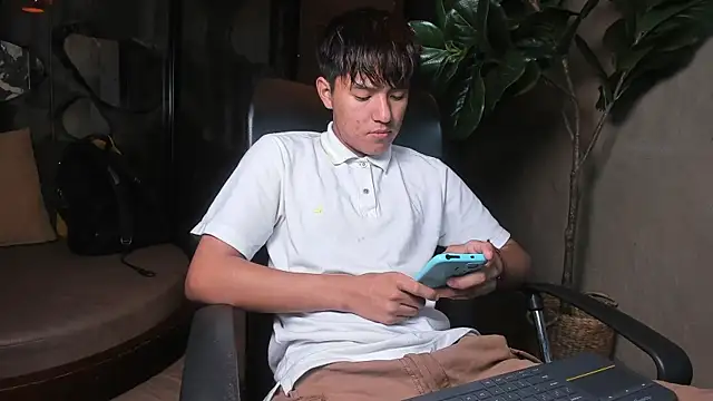 Snapshot of isaac_grimm chatting on 02-20-26, 02:52 isaac grimm online show from 02-20-26, 02:52