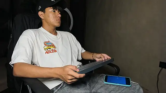 Snapshot of isaac_grimm chatting on 02-23-26, 03:04 isaac grimm online show from 02-23-26, 03:04