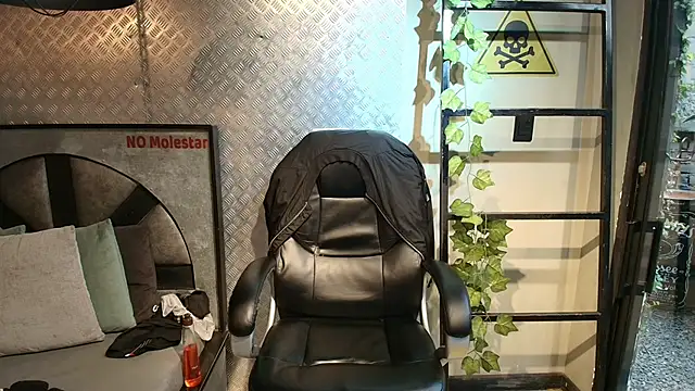 Snapshot of isaac_grimm chatting on 03-05-26, 04:25 isaac grimm online show from 03-05-26, 04:25