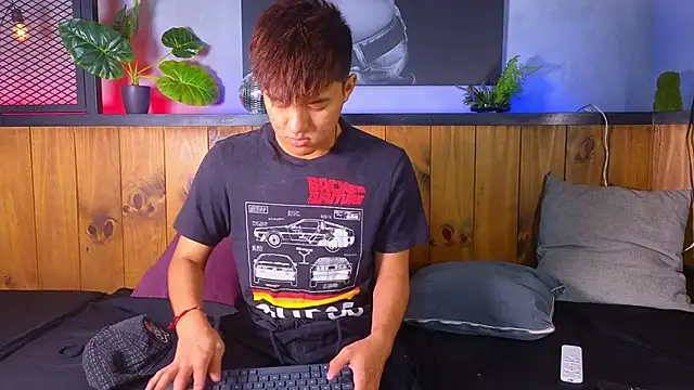 Snapshot of isaac_grimm chatting on 03-19-26, 03:32 isaac grimm online show from 03-19-26, 03:32