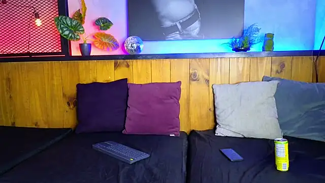 Snapshot of isaac_grimm chatting on 03-21-26, 02:27 isaac grimm online show from 03-21-26, 02:27