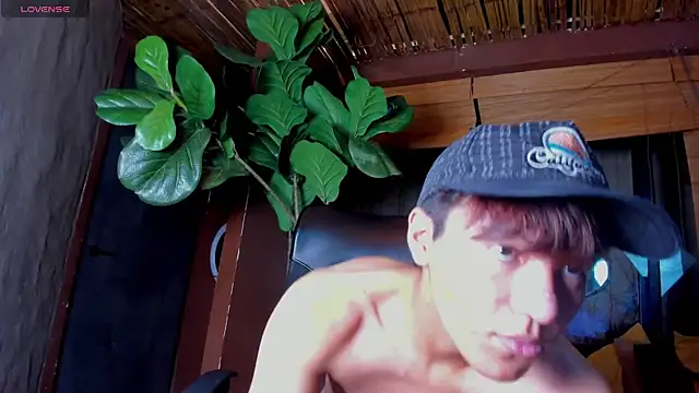 Snapshot of isaac_grimm chatting on 04-09-26, 02:55 isaac grimm online show from 04-09-26, 02:55