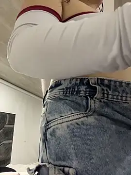 Snapshot of Mariana_eclipse chatting on 04-15-26, 12:45 Mariana eclipse online show from 04-15-26, 12:45