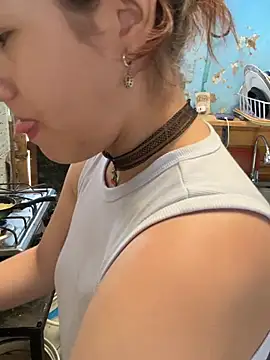 Snapshot of dakota021 chatting on 02-06-26, 05:16 dakota021 online show from 02-06-26, 05:16