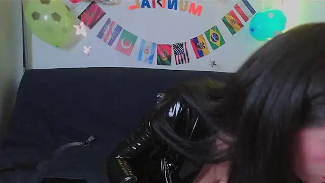 Erzsi-Moon online show from 06-17-26, 03:13