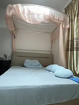 Snapshot of A-ZJunn chatting on 06-05-26, 01:06 A-ZJunn online show from 06-05-26, 01:06