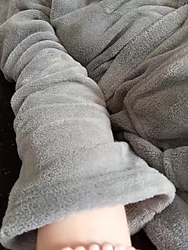 gatitachula93 online show from 04-07-26, 03:12