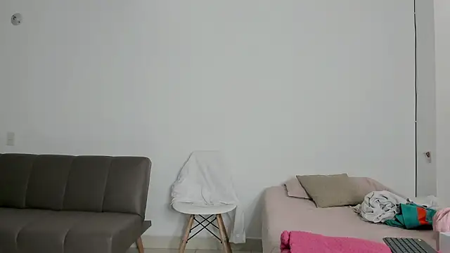 Snapshot of IrisFit chatting on 02-17-26, 12:56 IrisFit online show from 02-17-26, 12:56