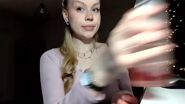 LunaPeony online show from 04-07-26, 06:30