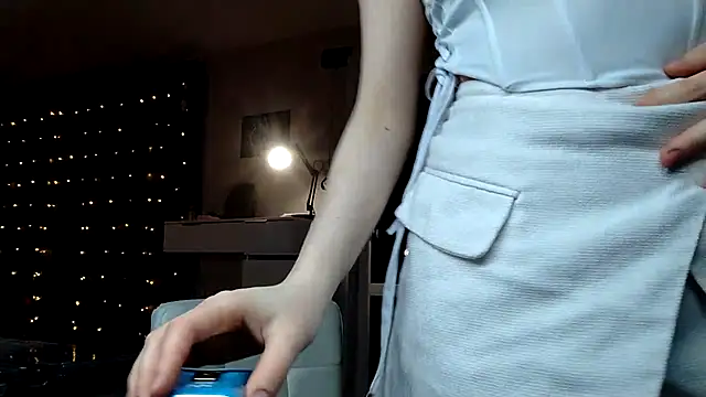 LunaPeony online show from 04-16-26, 09:39