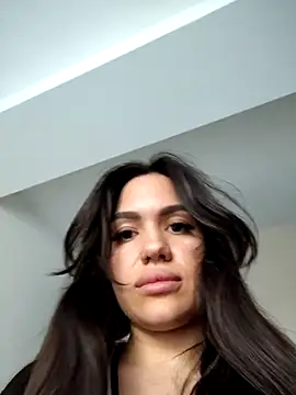 SiennaLuxexx online show from 05-05-26, 11:29