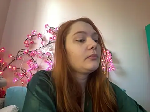 Snapshot of Ungoliant_Kiss chatting on 04-17-26, 10:40 Ungoliant Kiss online show from 04-17-26, 10:40