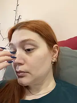 Snapshot of Ungoliant_Kiss chatting on 04-19-26, 11:53 Ungoliant Kiss online show from 04-19-26, 11:53