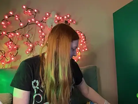 Snapshot of Ungoliant_Kiss chatting on 04-19-26, 06:10 Ungoliant Kiss online show from 04-19-26, 06:10