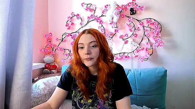Snapshot of Ungoliant_Kiss chatting on 05-17-26, 11:17 Ungoliant Kiss online show from 05-17-26, 11:17