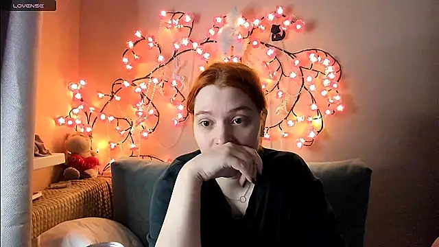 Snapshot of Ungoliant_Kiss chatting on 06-02-26, 08:00 Ungoliant Kiss online show from 06-02-26, 08:00