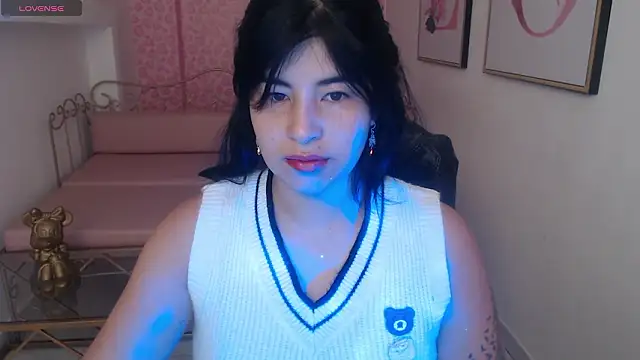 Nina harpper  online show from 01-14-26, 01:17