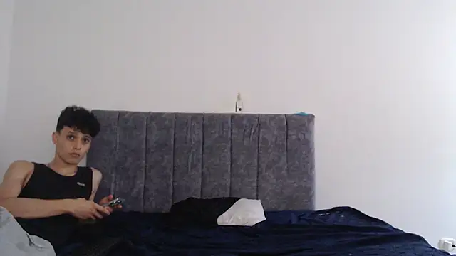 hottie couplee online show from 03-17-26, 10:46