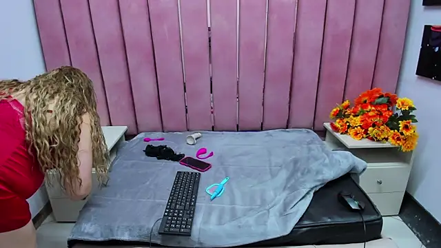 danya milf online show from 12-17-25, 06:36