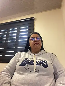 Snapshot of Carameloswing1 chatting on 06-15-26, 01:46 Carameloswing1 online show from 06-15-26, 01:46