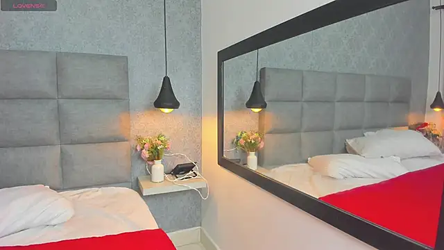 Snapshot of emilyy_r chatting on 01-06-26, 06:44 emilyy r online show from 01-06-26, 06:44