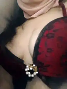 Snapshot of Almas-arabic chatting on 03-31-26, 03:34 Almas-arabic online show from 03-31-26, 03:34