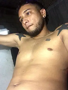 modeloxtz online show from 01-10-26, 06:04