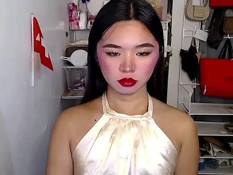 Snapshot of voganmarie chatting on 06-28-26, 12:55 voganmarie online show from 06-28-26, 12:55