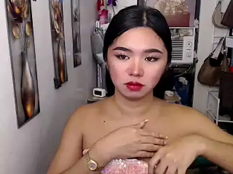 Snapshot of voganmarie chatting on 07-13-26, 05:54 voganmarie online show from 07-13-26, 05:54